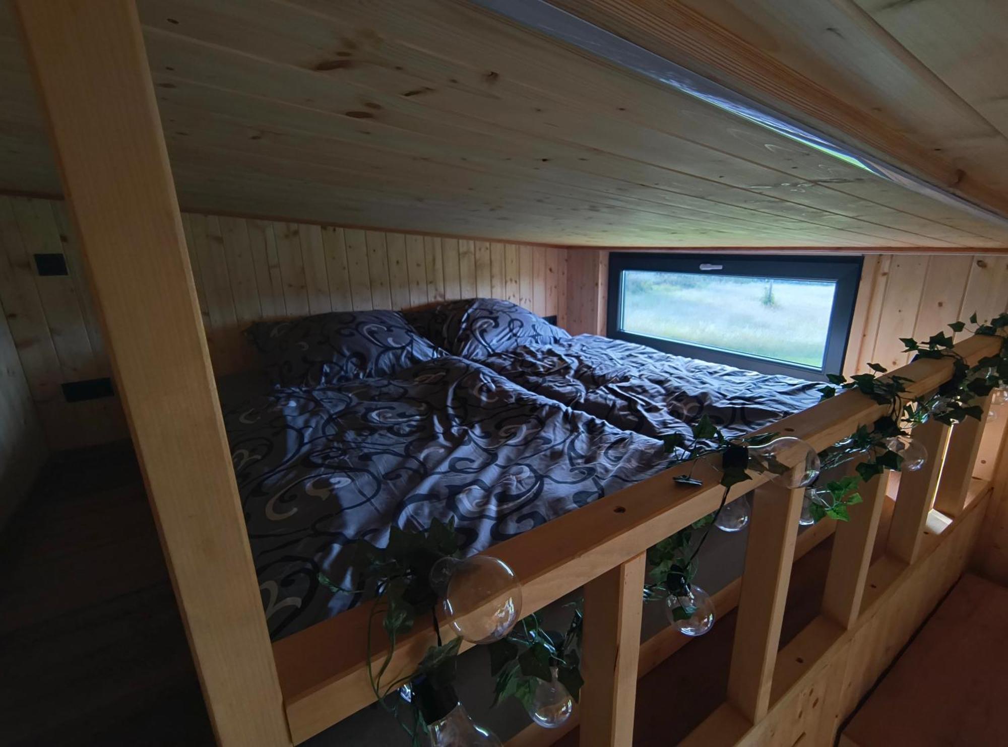 הוילה Tiny House Chvalčov מראה חיצוני תמונה