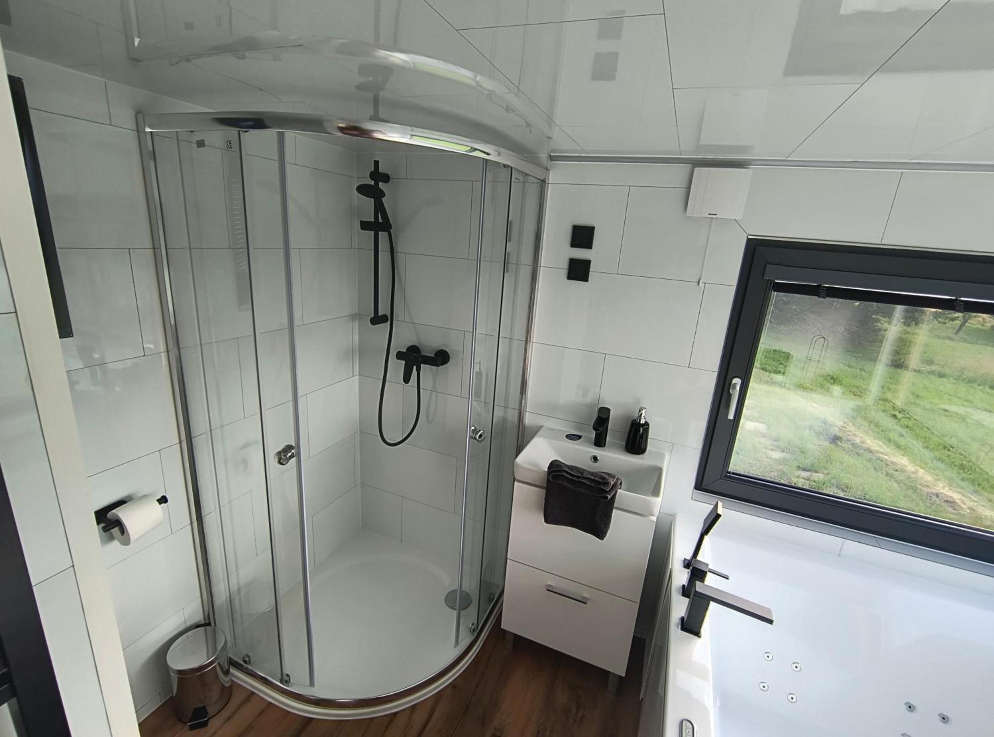 הוילה Tiny House Chvalčov מראה חיצוני תמונה