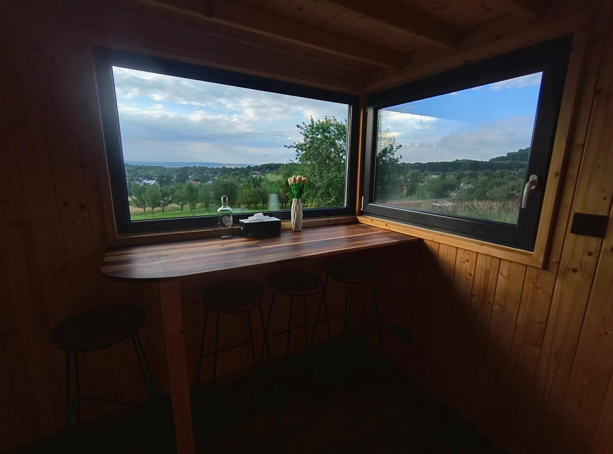הוילה Tiny House Chvalčov מראה חיצוני תמונה