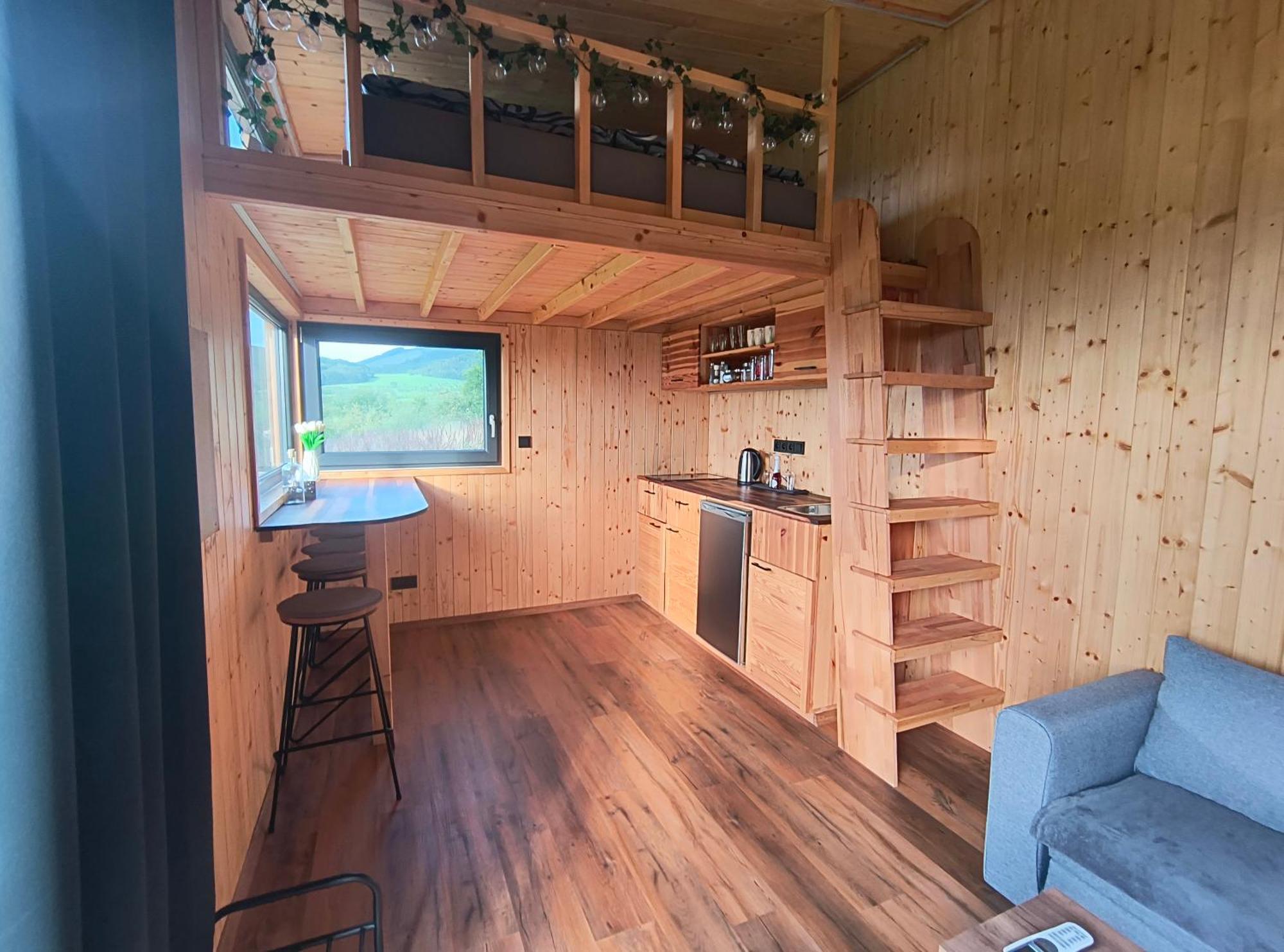 הוילה Tiny House Chvalčov מראה חיצוני תמונה